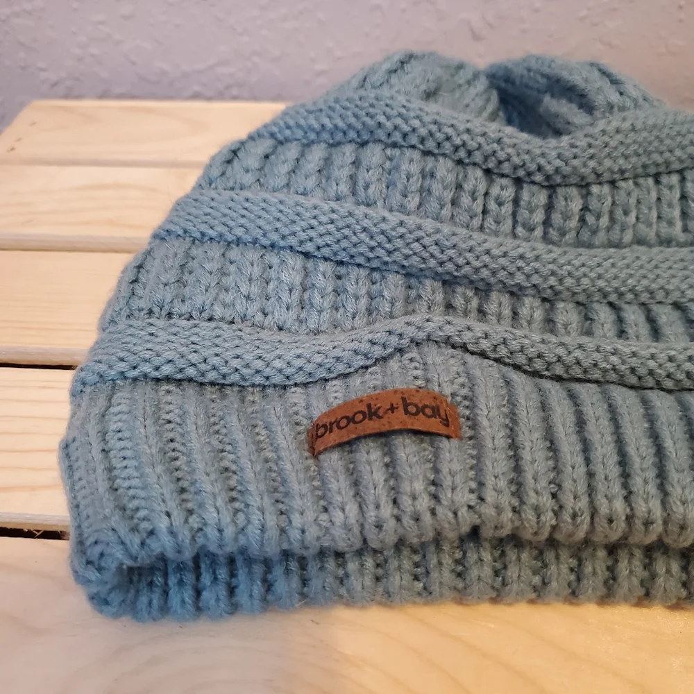 BROOKE & BAY Blue Beanie - Picture 2 of 3